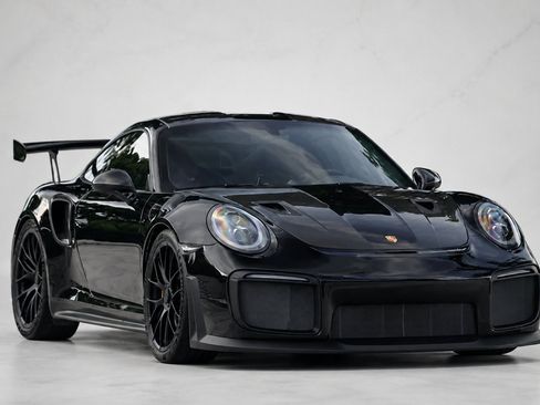 Used 2018 Porsche 911 GT2 RS RWD image 3