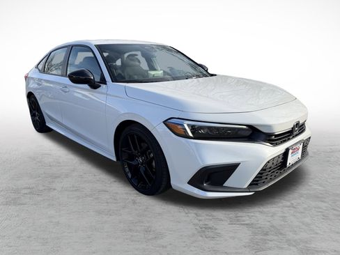 Used 2024 Honda Civic Sport image 3