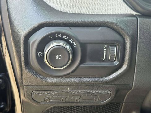 Used 2024 Jeep Wrangler Unlimited Sport AWD/4WD image 18
