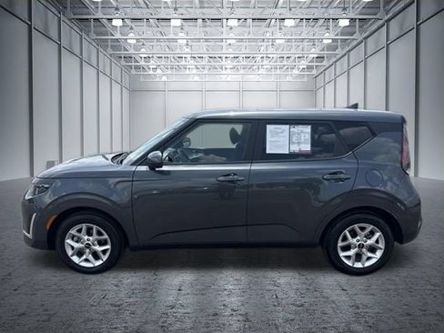 Used 2024 Kia Soul LX w/ Option Group 015 FWD image 2