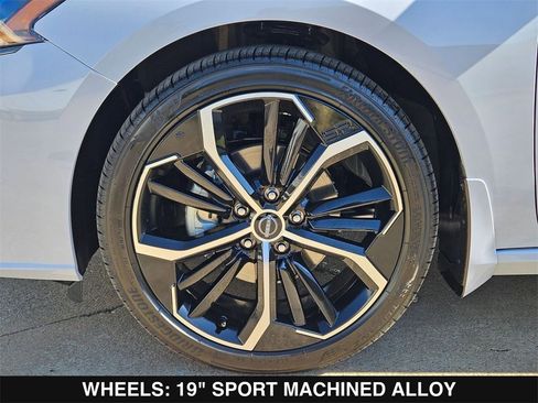 New 2025 Nissan Altima 2.5 SR image 28