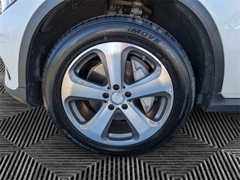 Used 2016 Mercedes-Benz GLC 300 image 9