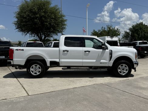 Used 2025 Ford F250 XLT AWD/4WD image 3