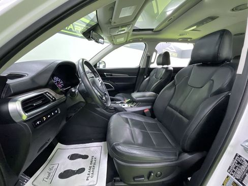 Used 2020 Kia Telluride EX image 16