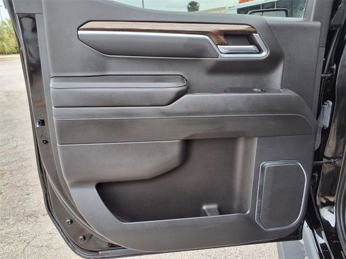 Used 2023 GMC Sierra 1500 SLE image 21