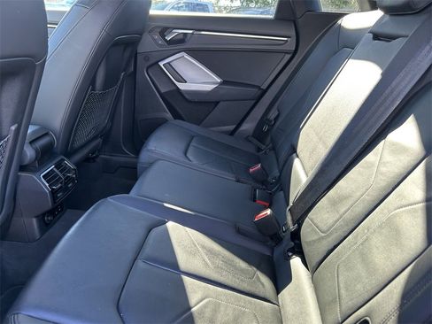 Used 2024 Audi Q3 2.0T Premium image 17