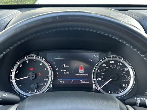 Used 2023 Toyota Highlander L image 18