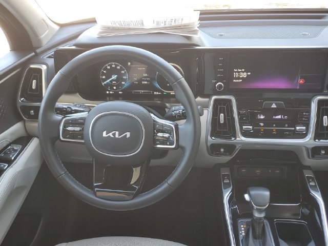 Used 2023 Kia Sorento SX AWD/4WD image 12