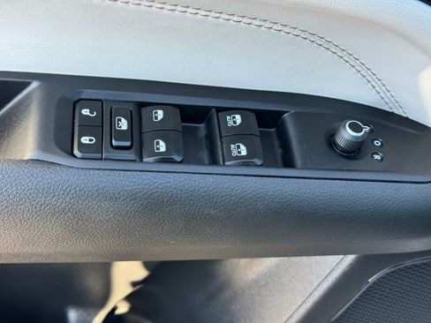 Used 2025 Jeep Compass Limited image 20