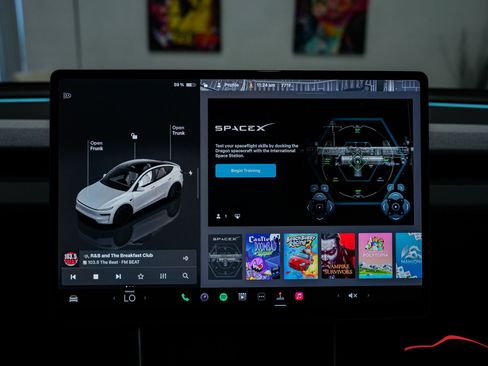 Used 2026 Tesla Model Y Long Range RWD image 75