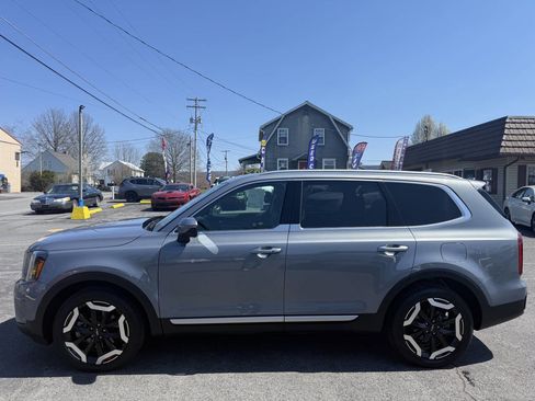 Used 2025 Kia Telluride S image 1