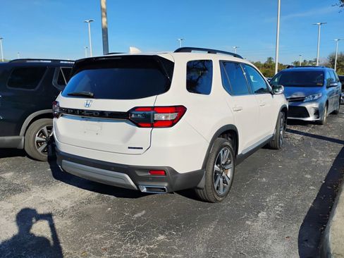 Used 2023 Honda Pilot Touring image 5