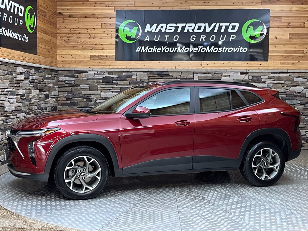Used 2024 Chevrolet Trax LT w/ Driver Confidence Package FWD image 9
