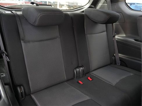 Used 2018 Nissan Pathfinder S image 17
