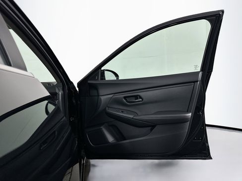 Used 2025 Nissan Sentra S image 30