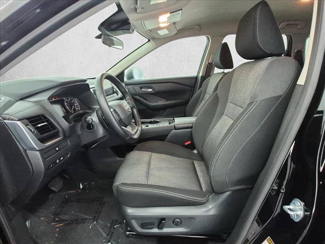 Used 2026 Nissan Rogue SV FWD image 16