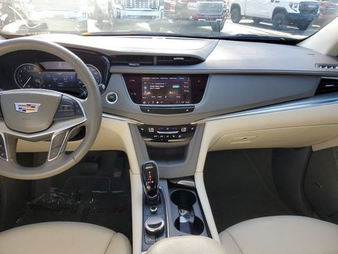 Used 2022 Cadillac XT5 Premium Luxury image 13