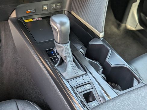 Used 2026 Toyota Camry SE FWD image 16