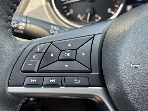 Used 2020 Nissan Rogue SV AWD/4WD image 24