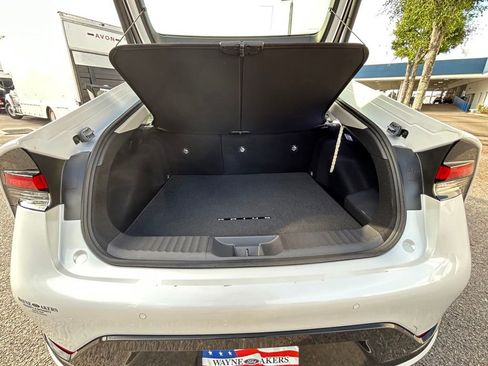 Used 2024 Toyota Prius Limited w/ Limited Premium Package FWD image 30
