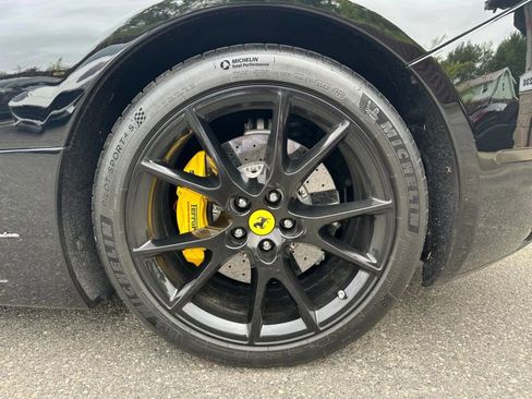 Used 2013 Ferrari California image 9