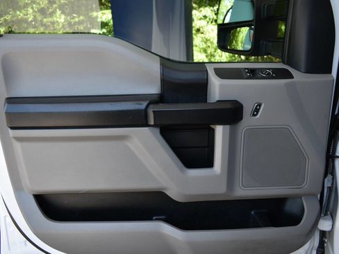 Used 2018 Ford F250 XL w/ Power Equipment Group RWD image 11