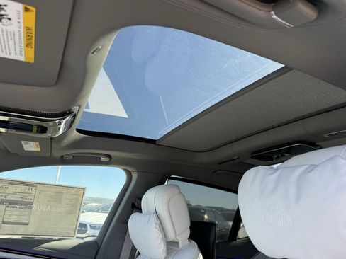 New 2025 Mercedes-Benz Maybach EQS 680 4MATIC image 18