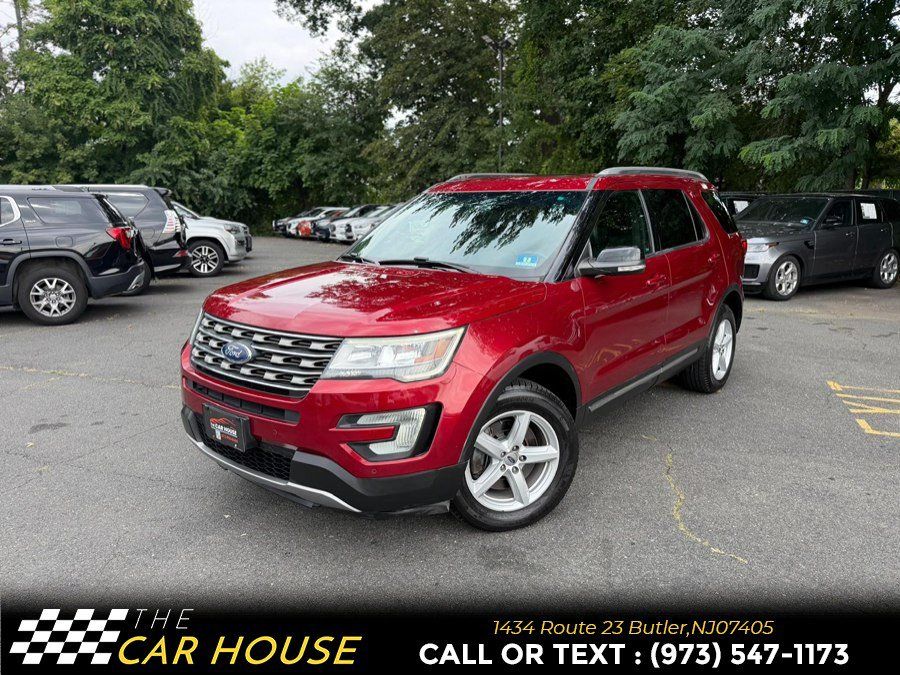 Used 2016 Ford Explorer XLT w/ Equipment Group 202A AWD/4WD image 1