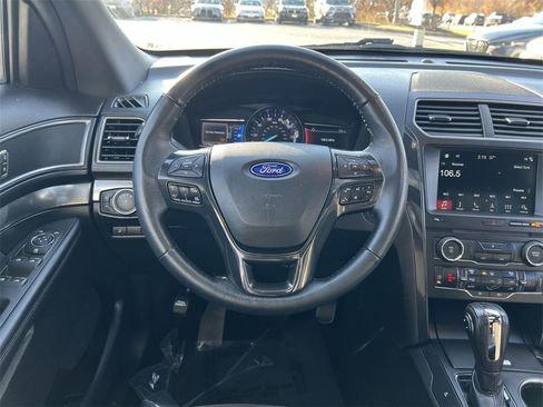 Used 2018 Ford Explorer XLT w/ Equipment Group 202A image 16