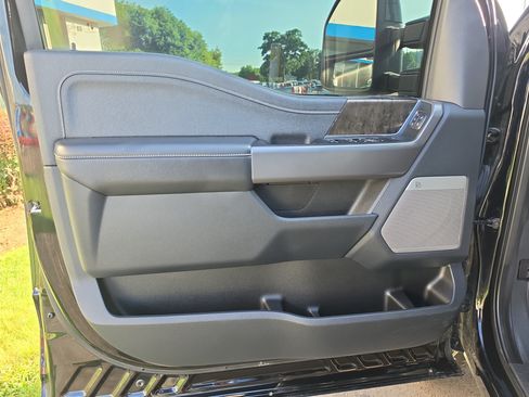 Used 2024 Ford F250 Lariat AWD/4WD image 17