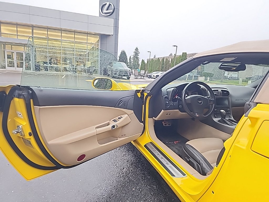 Used 2007 Chevrolet Corvette Convertible w/ Preferred Equipment Group RWD image 9