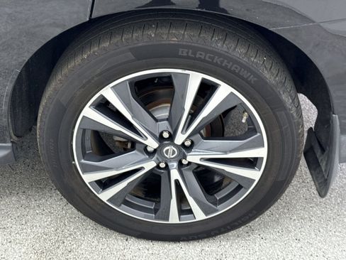 Used 2018 Nissan Pathfinder Platinum image 48