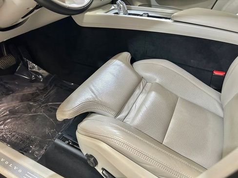 Used 2018 Volvo XC60 T8 Inscription image 30