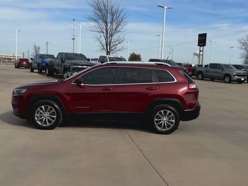 Used 2021 Jeep Cherokee Latitude Lux w/ Comfort/Convenience Group image 5