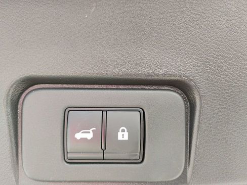 Used 2024 Nissan Rogue SV w/ SV Premium Package AWD/4WD image 10