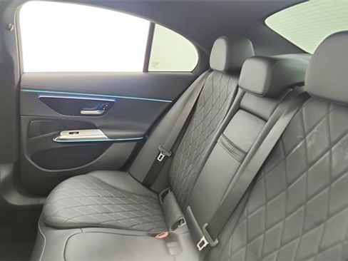 Used 2024 Mercedes-Benz E 450 4MATIC Sedan w/ Airmatic Package image 31