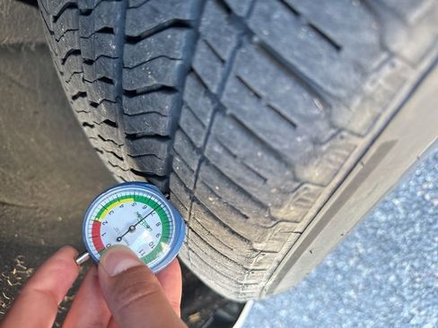 Used 2023 GMC Yukon SLT w/ SLT Premium Package image 23