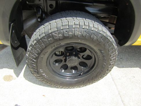 Used 2017 RAM 2500 Tradesman w/ Chrome Appearance Group image 11