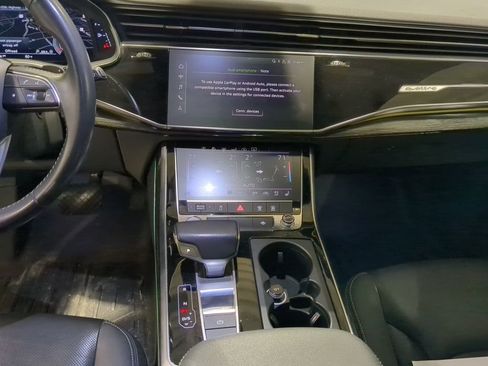 Used 2019 Audi Q8 Premium Plus w/ Premium Plus image 12