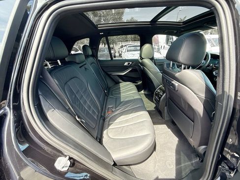 Used 2019 BMW X5 xDrive40i w/ Convenience Package AWD/4WD image 32