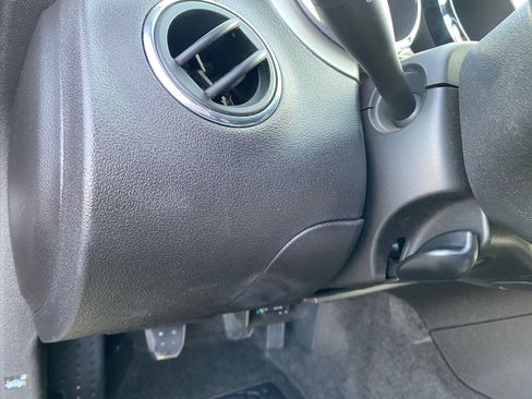 Used 2007 Pontiac Solstice Convertible w/ Premium Package image 29