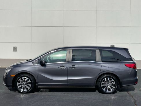 Certified 2024 Honda Odyssey EX-L image 2