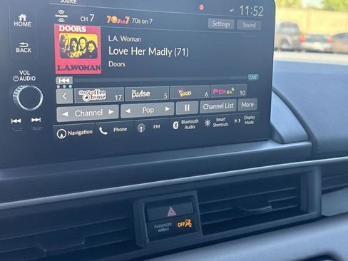 Used 2025 Honda Pilot Elite image 22