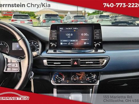 Used 2021 Kia Seltos S AWD/4WD image 8