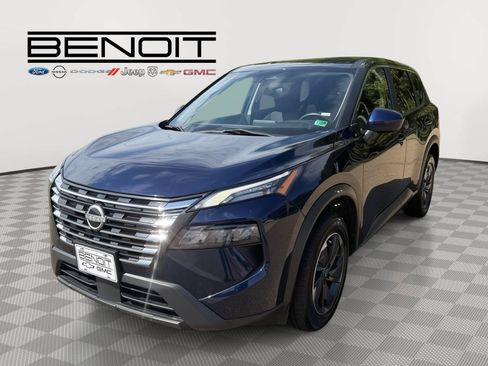 Used 2024 Nissan Rogue SV AWD/4WD image 1