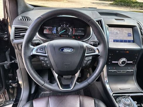 Used 2020 Ford Edge Titanium w/ Equipment Group 301A FWD image 14