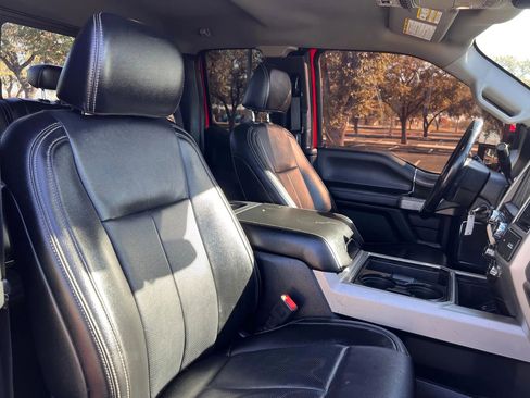 Used 2021 Ford F350 Lariat w/ Chrome Package image 28