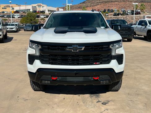 Used 2024 Chevrolet Silverado 1500 LT Trail Boss w/ LT Trail Boss Premium Package AWD/4WD image 9