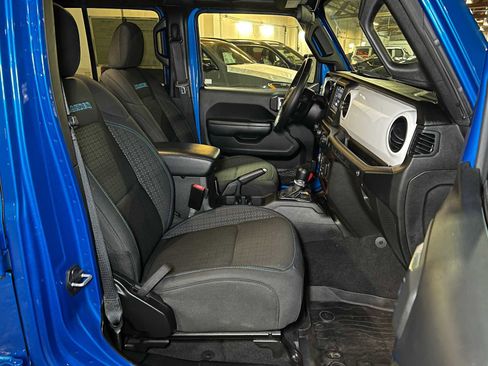 Used 2021 Jeep Wrangler Unlimited Islander image 14