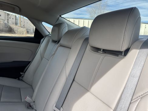 Used 2014 Toyota Avalon Limited image 13